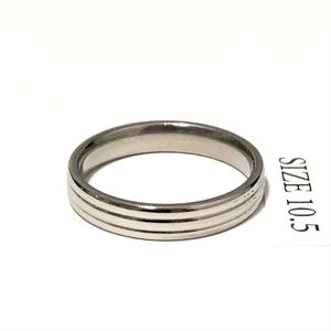 Silver Tone Ribbed Ring, Size 10.5